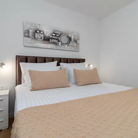New Bridge Apartman *